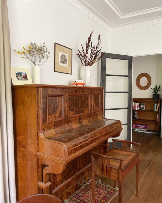 Harrys House Warburton - Peaceful Riverside Cottage In The Perfect Location מראה חיצוני תמונה