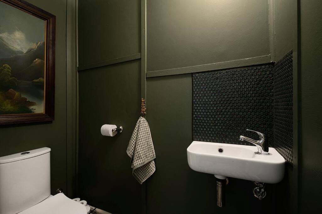 Harrys House Warburton - Peaceful Riverside Cottage In The Perfect Location מראה חיצוני תמונה