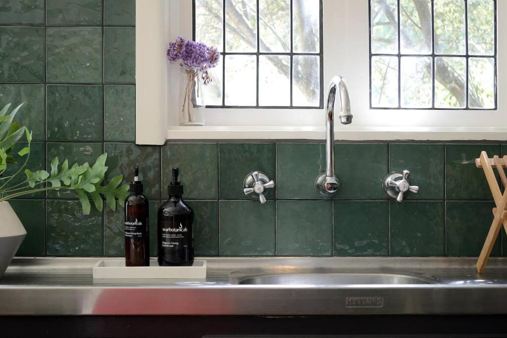 Harrys House Warburton - Peaceful Riverside Cottage In The Perfect Location מראה חיצוני תמונה